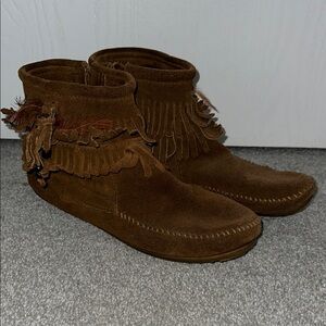 Minnetonka Brown Fringe Suede Ankle Boots